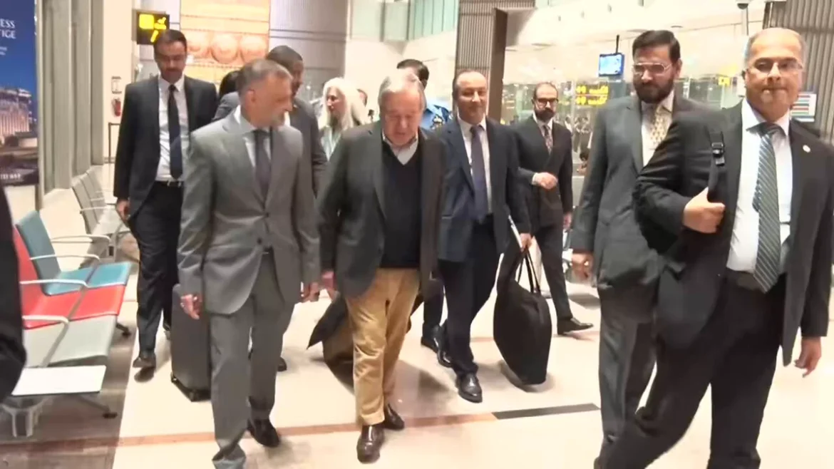 اقوام متحدہ کے سیکریٹری جنرل انتونیو گوتریس اسلام آباد پہنچ گئے۔ وہ 8 اکتوبر تک پاکستانی قیادت سے اہم ملاقاتیں کریں گے۔